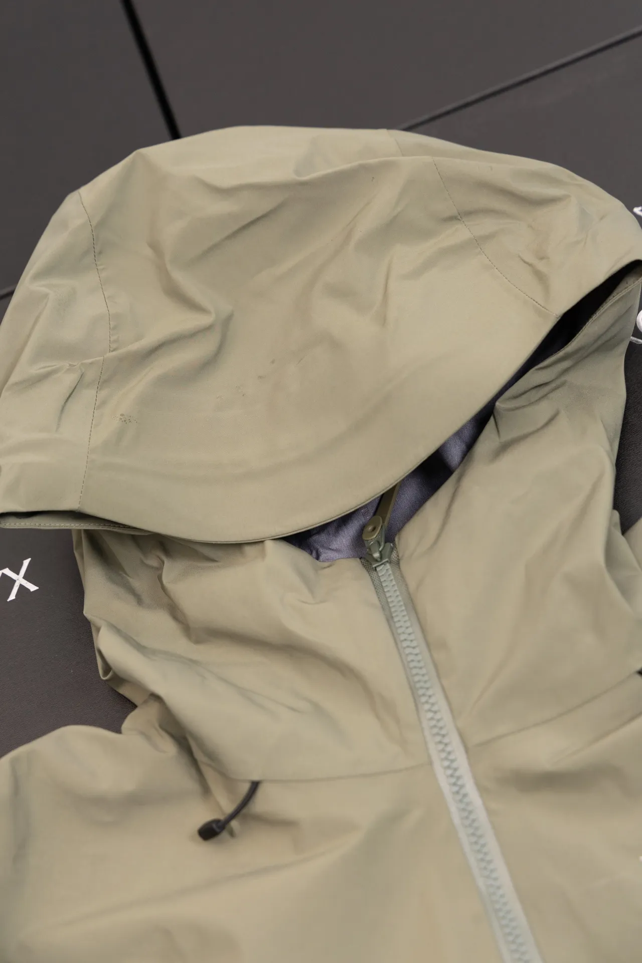 Quality ARC'TERYX SV Arcteryx Alpha SV GTX Same Style S XXL Premium ～ ！ ， 。 Recco ， ， ！ Authentic Gore-Tex ： 100% ＋ ＋20d ( )＋ Authentic ！ ！ ～ ， 。 。 ， ， ， 。 ， Quality 。 😊 Quality ！ Size：S/M/L/XL/XXL ： 81 83 86 88 90 ：117 122 128 132 136 ： 59 61 64 66 68 ： 53 55 58 60 62 S 80-120 M 110-150 L 140-170 XL 160 XXL 180 os ～
